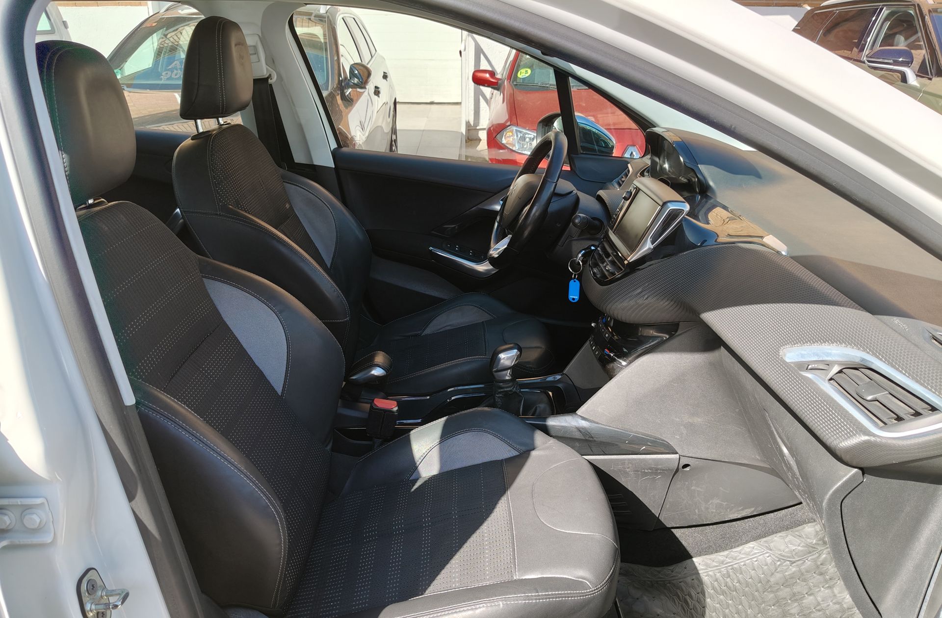 Peugeot 2008 PureTech 110 Allure - foto 16