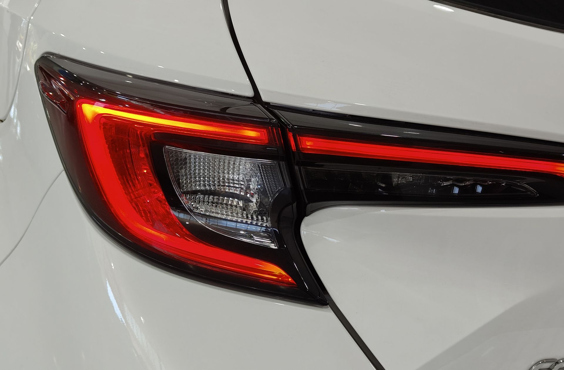 Toyota Corolla 140H Active Plus - foto 15