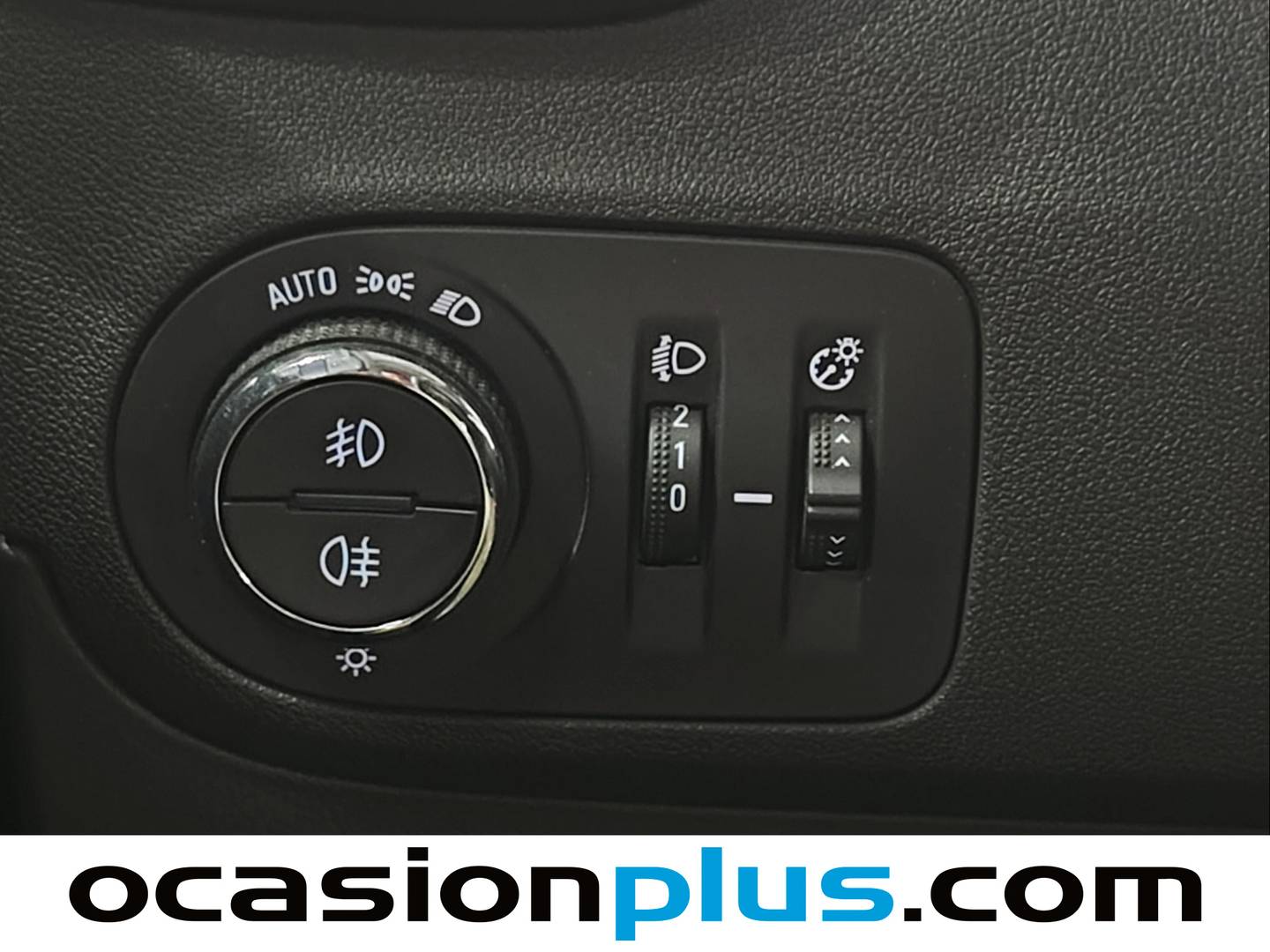 Equipamiento del Opel Crossland X Opel Crossland X 1.2 Design Line 120 Aniversario (110 CV)