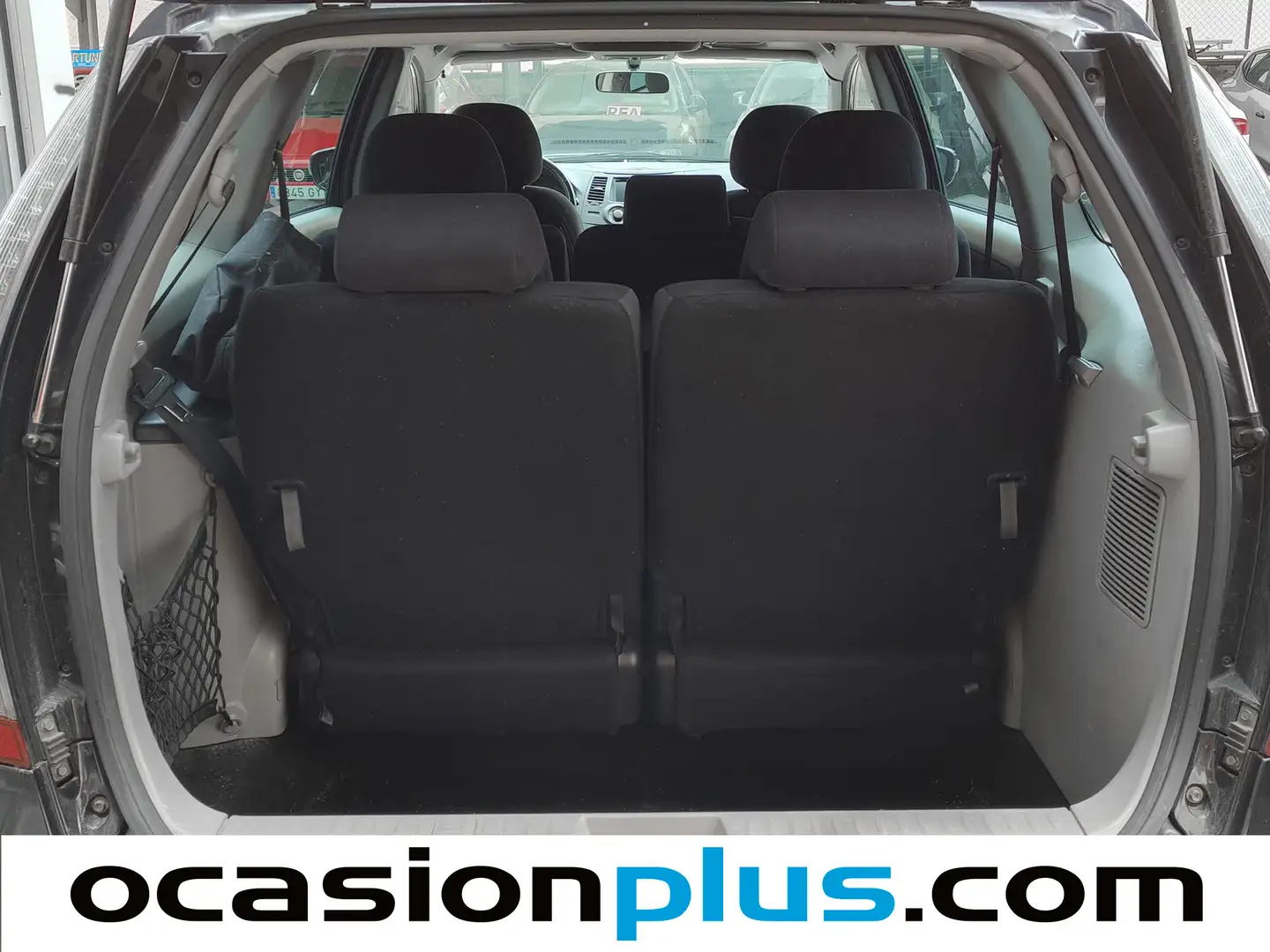 Foto Mitsubishi Grandis MITSUBISHI Grandis 2.0 DI-D Intense Plus (136 CV) 7 Plazas