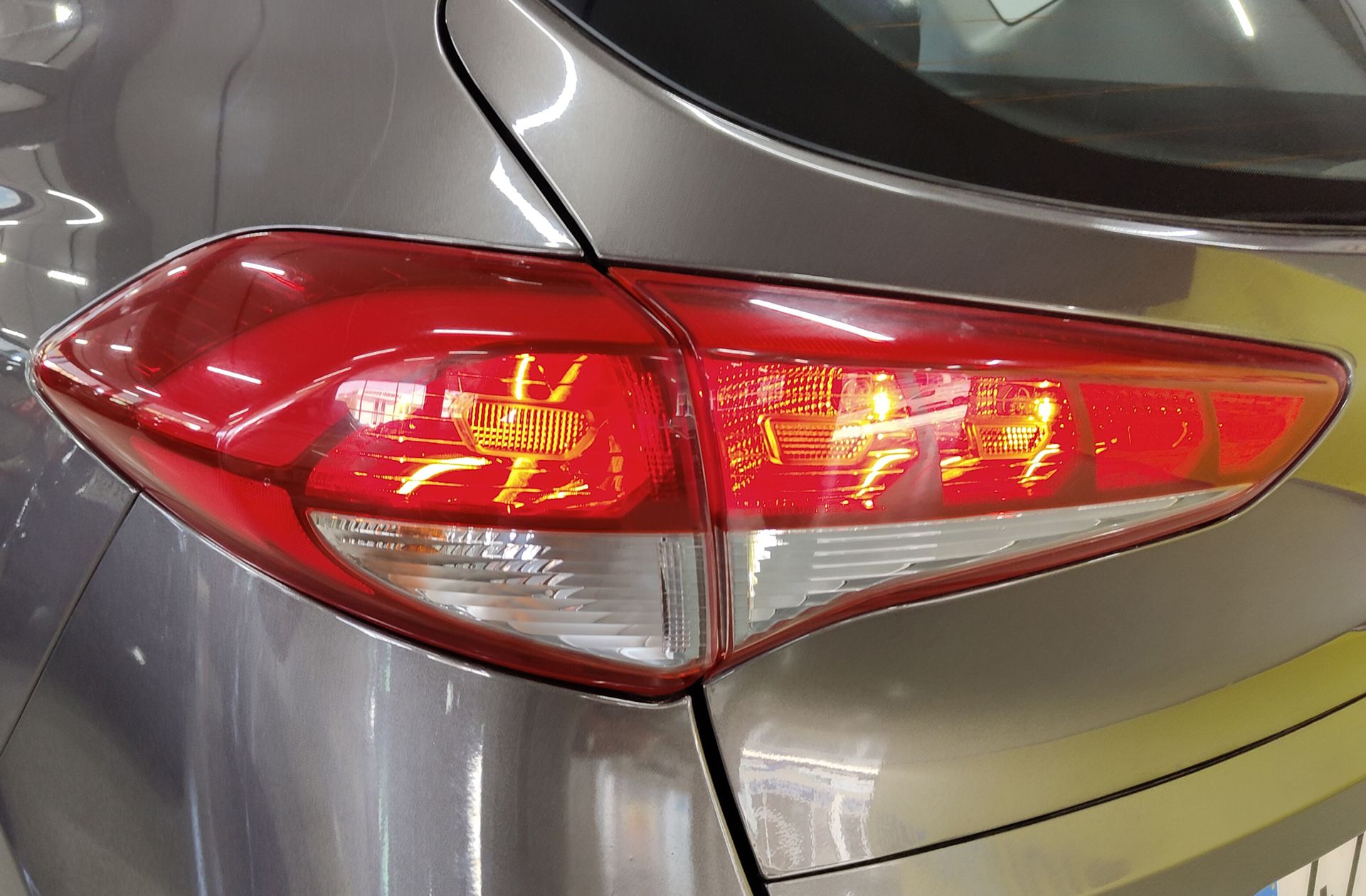 Hyundai Tucson 1.6 GDI BlueDrive Essence 4x2 - foto 14