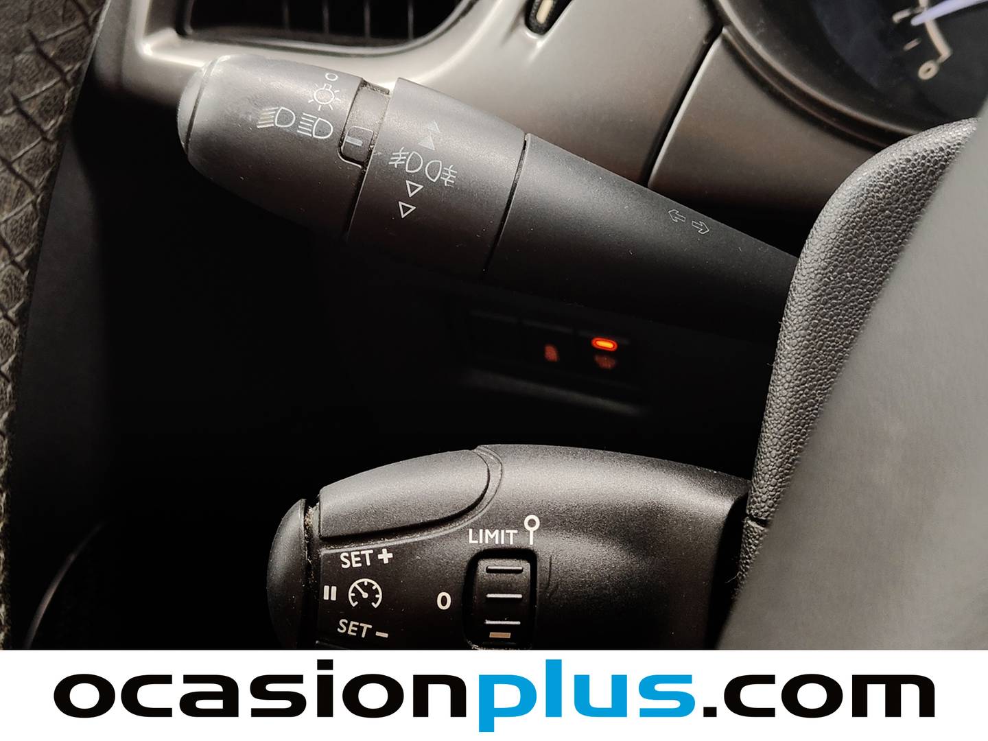 Extras y acabados del Citroën C3 Citroën C3 BlueHDi 100 Live Edition (99 CV)