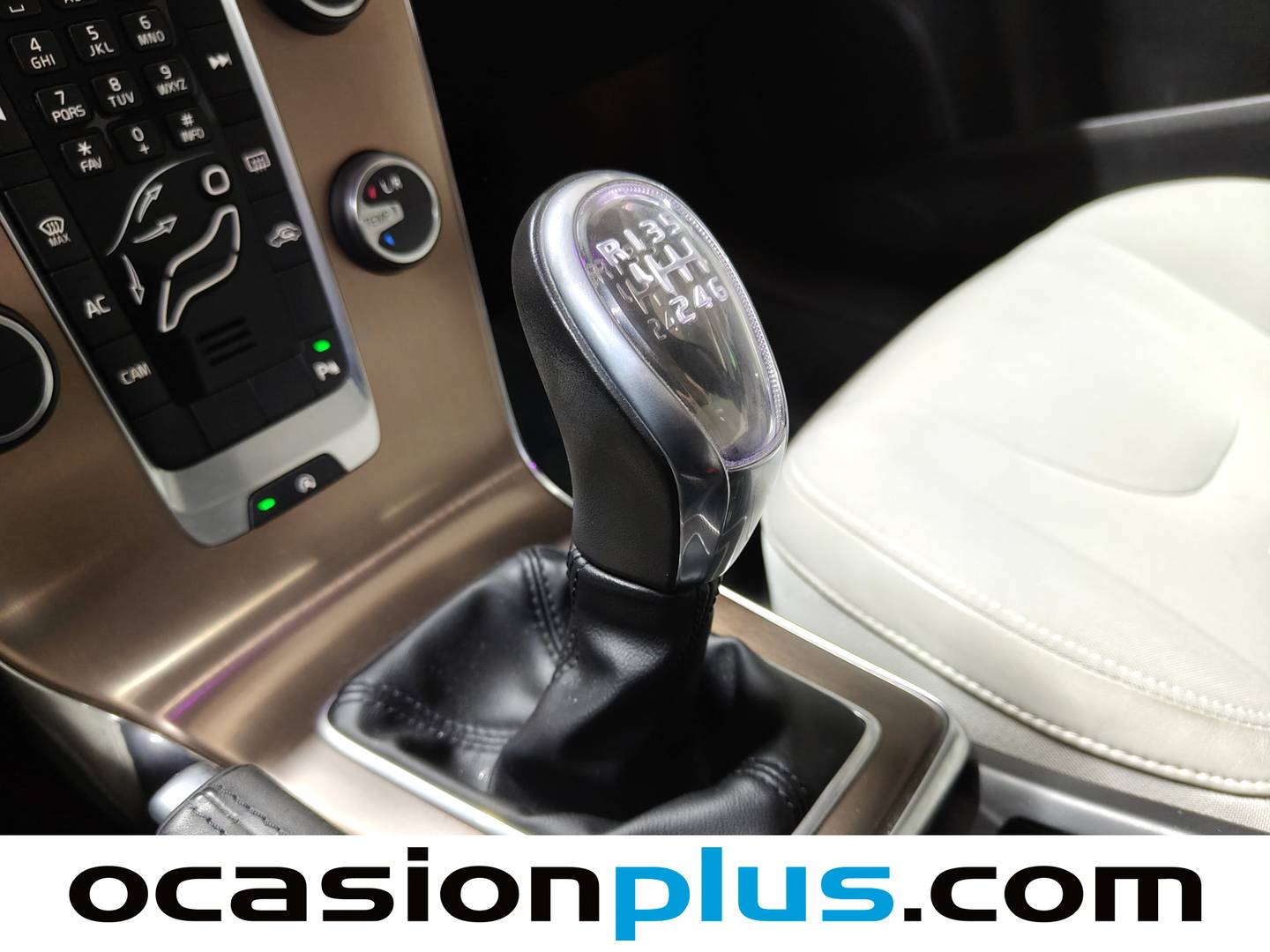 Foto Volvo V40 Cross Country Volvo V40 Cross Country D2 Momentum  (115 CV)