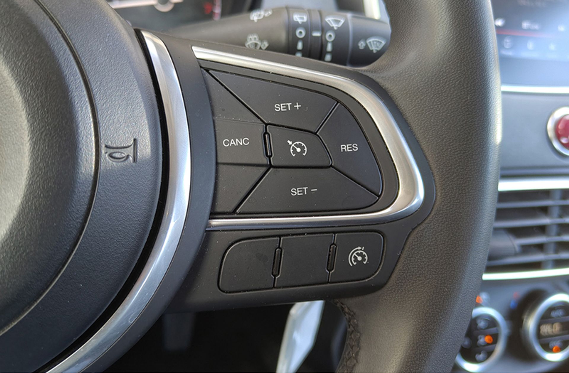 Fiat 500X 1.3 Firefly Cross T4 DCT - foto 25