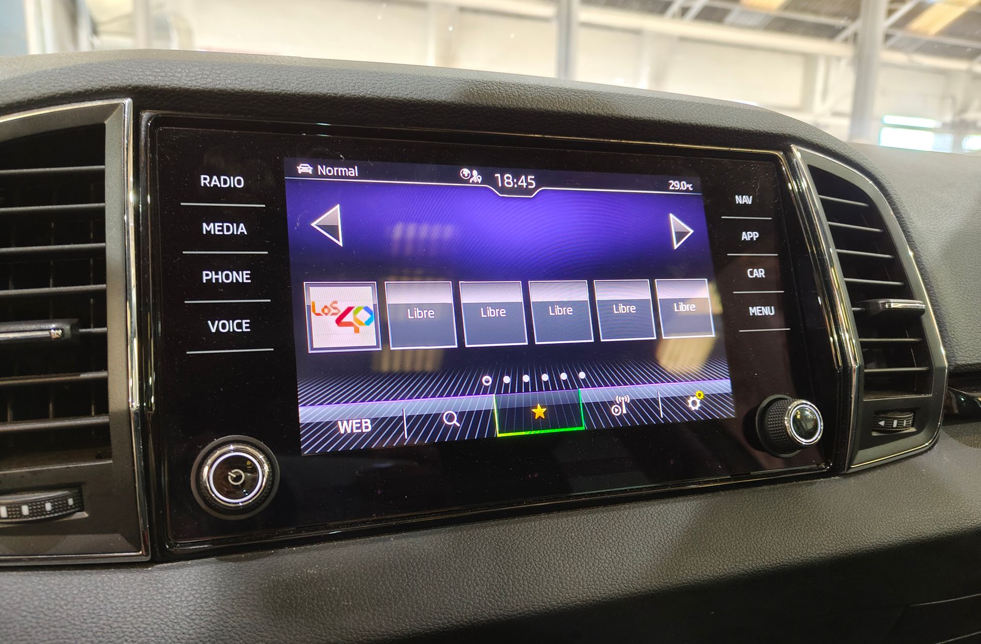 Škoda Karoq 1.5 TSI ACT Design DSG - foto 38