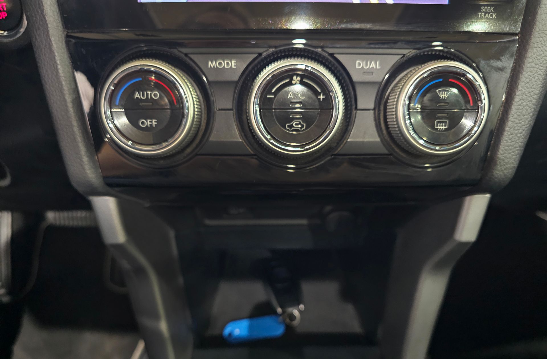 Subaru Forester 2.0 Executive Lineartronic - foto 32