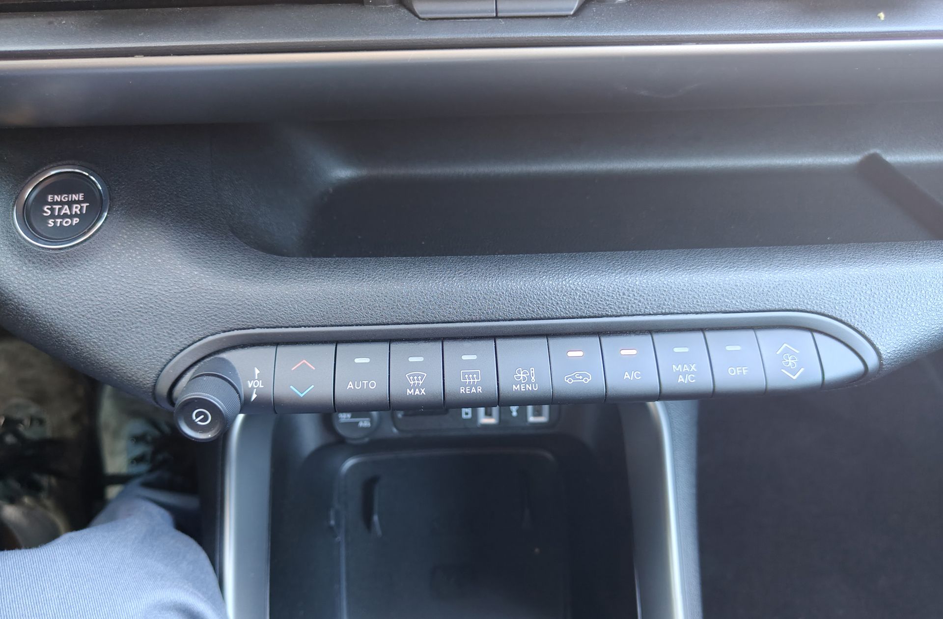 Jeep Avenger 1.2 G Summit - foto 36