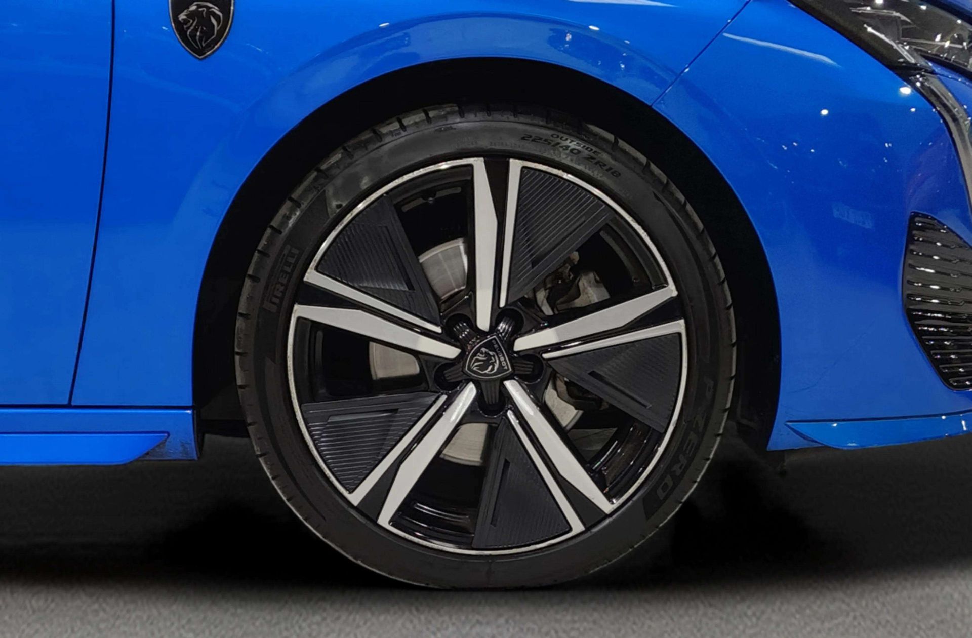Peugeot 308 BlueHDi 130 GT EAT8 - foto 36