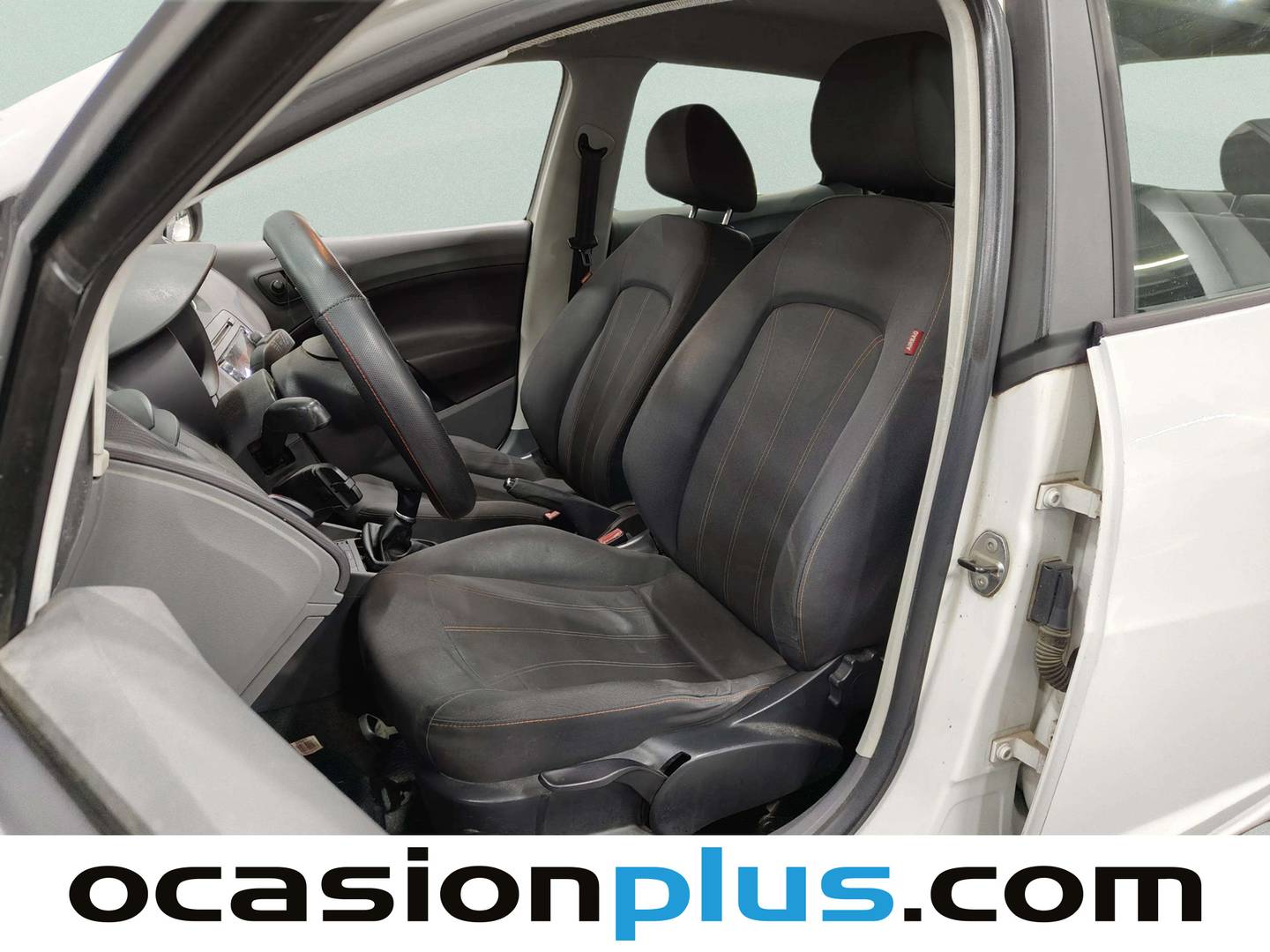 Foto asientos delanteros Seat Ibiza SEAT Ibiza 1.2 Reference (70 CV)
