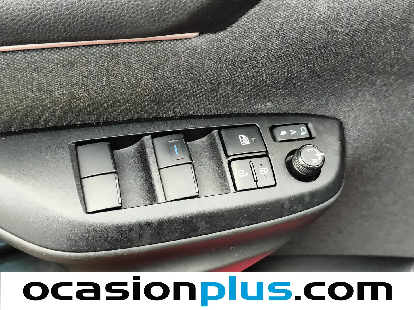 Foto Toyota Yaris Toyota Yaris 120H Business Plus (116 CV)