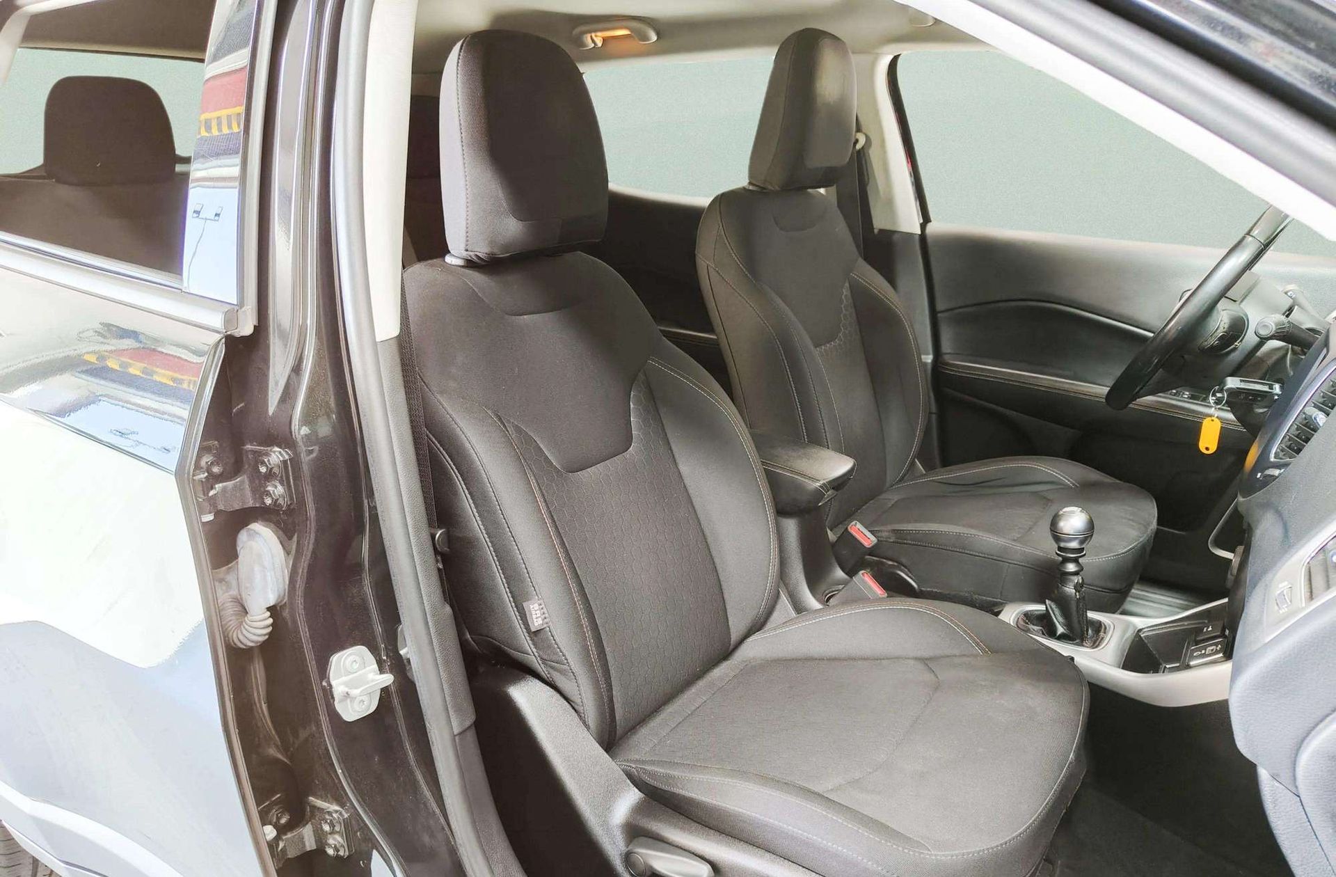 Jeep Compass 1.3 Gse T4 Longitude FWD - foto 19