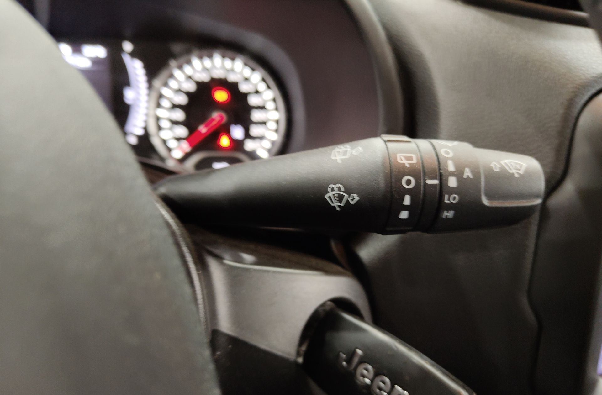 Jeep Renegade eHybrid Night Eagle ATX - foto 23