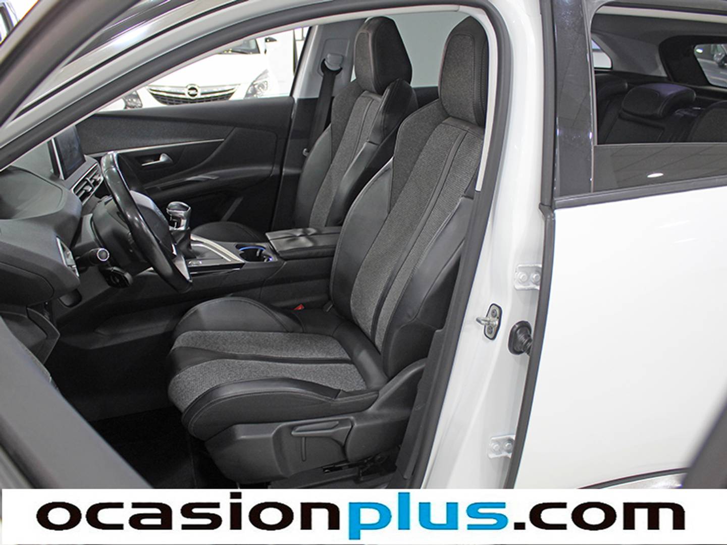 Foto asientos delanteros Peugeot 3008 Peugeot 3008 BlueHDI 130 S&S Allure (130 CV)