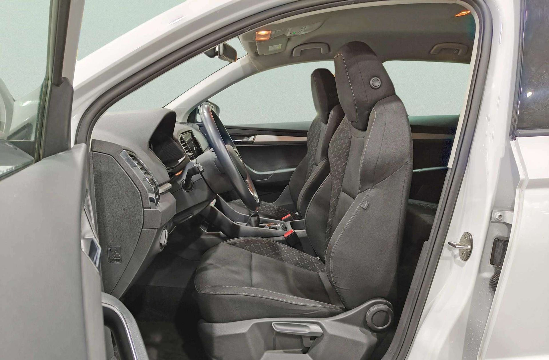 Škoda Karoq 1.6 TDI Ambition - foto 10