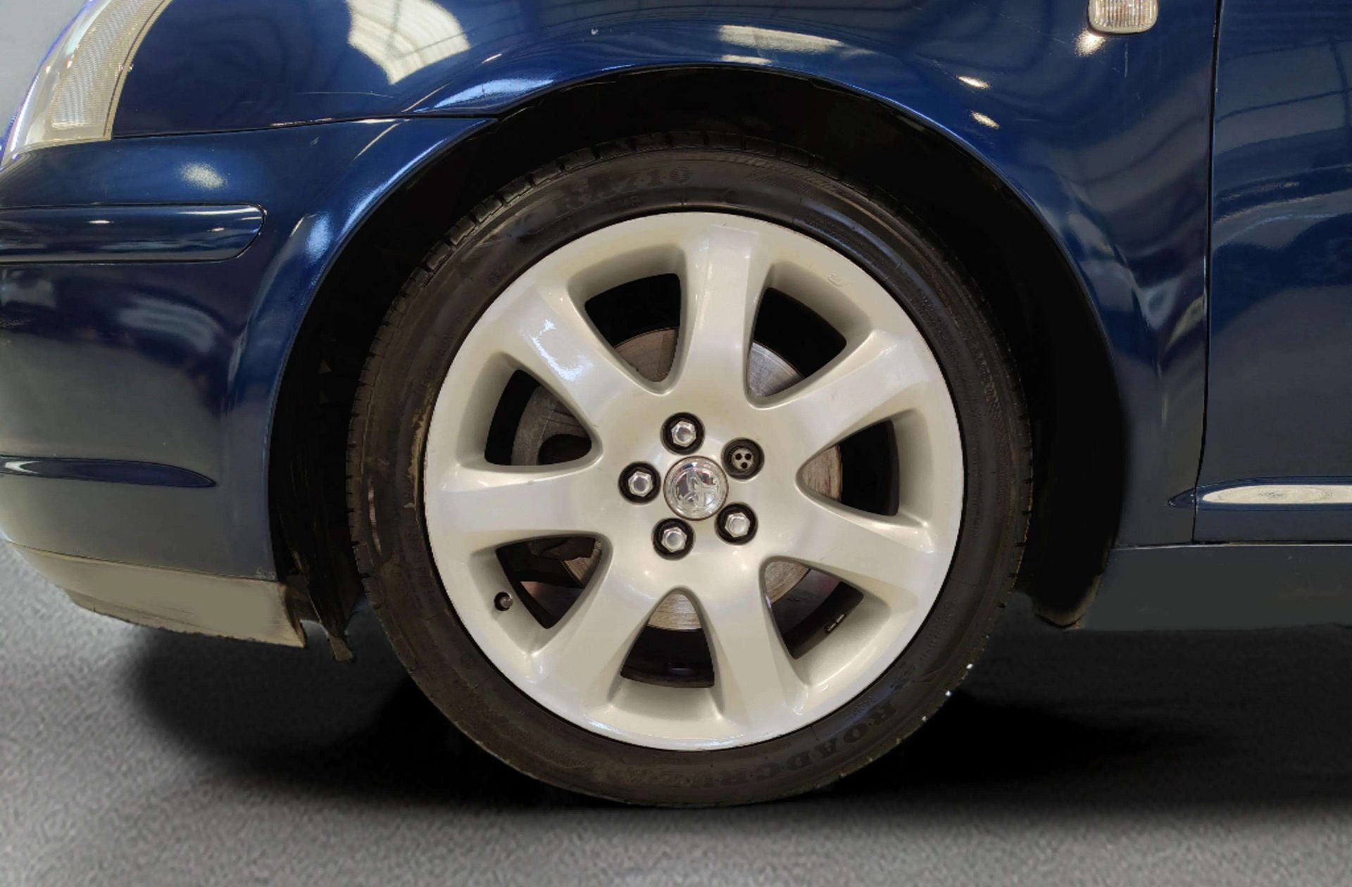 Toyota Avensis 2.0 VVT-I Executive - foto 31