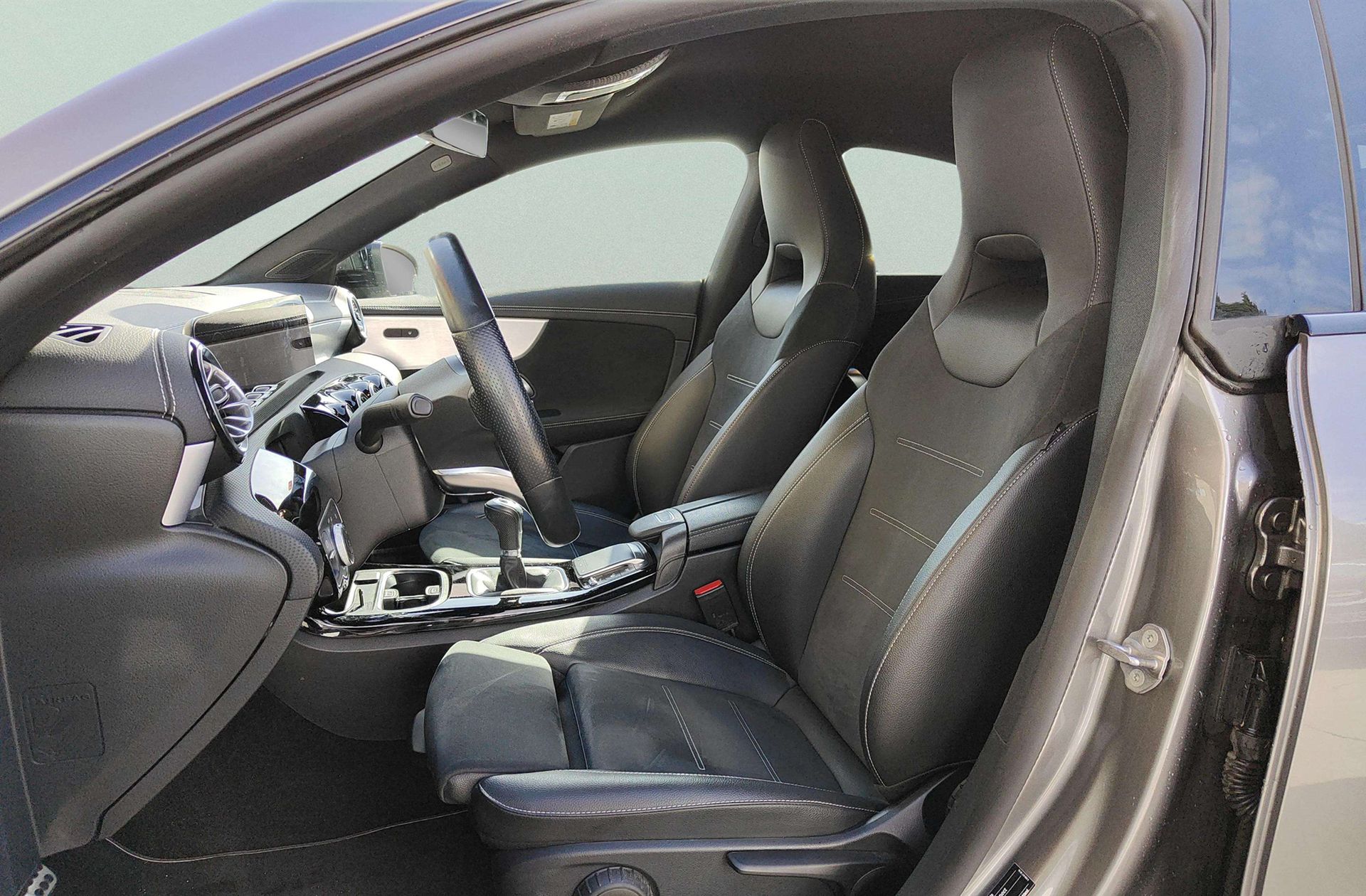 Mercedes-Benz CLA 200 Pack AMG - foto 11