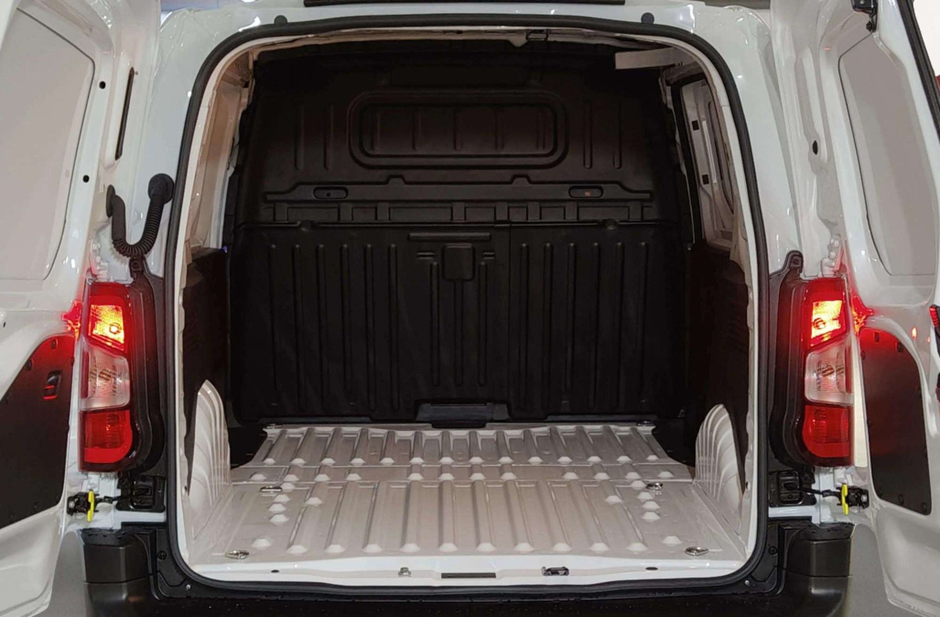Fiat Doblò Furgón BlueHDi 100 M - foto 17