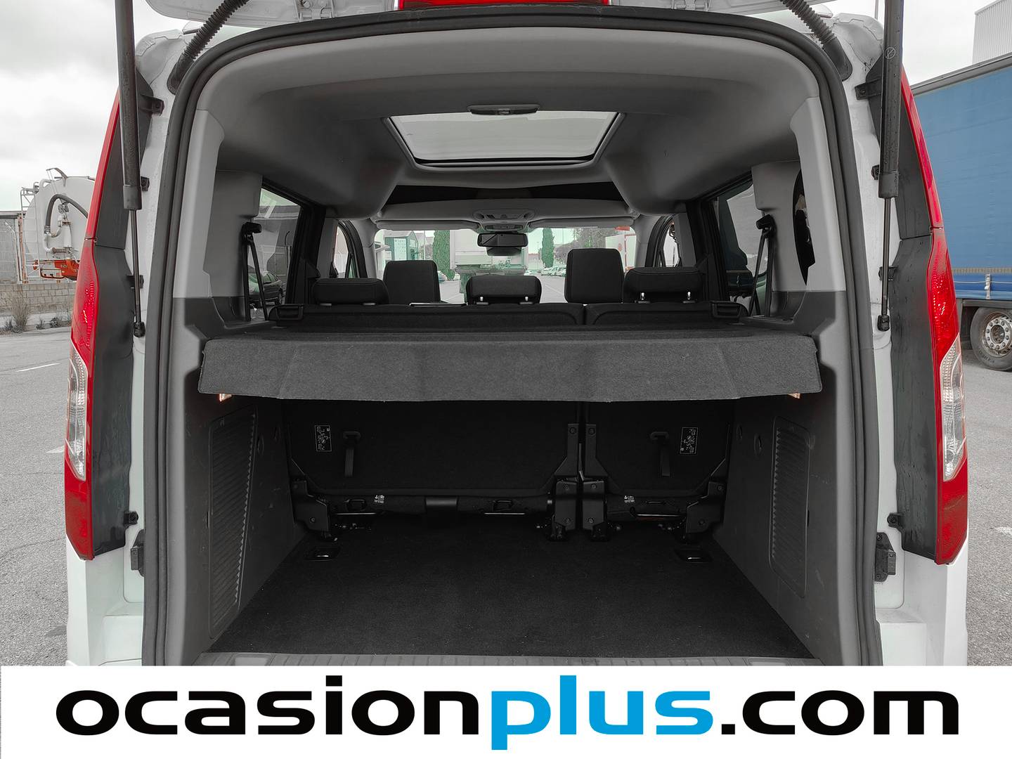 Fotos maletero Ford Tourneo Connect Ford Tourneo Connect Connect 1.5 TDCI S&S Titanium Auto (120 CV)