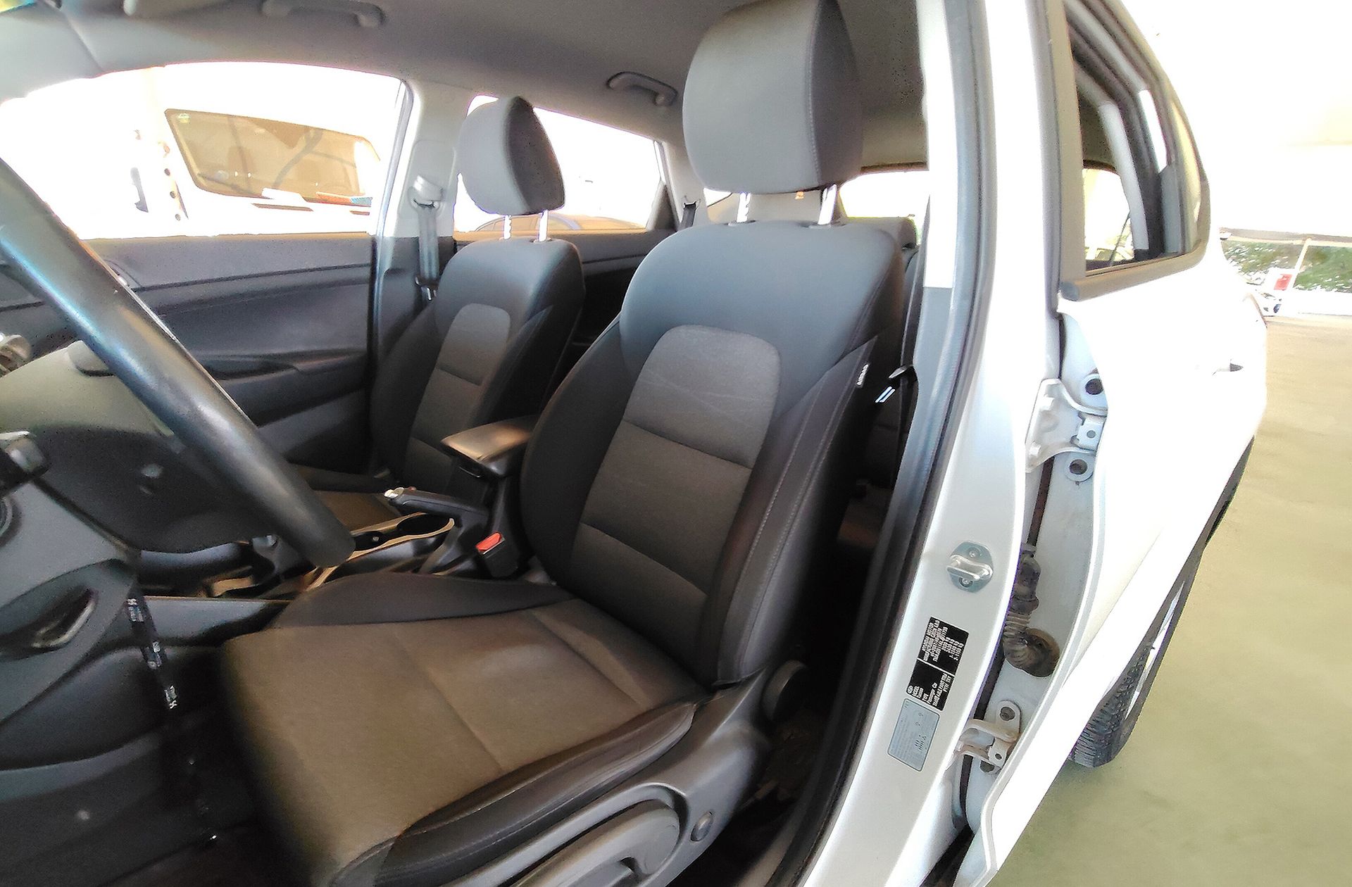 Hyundai Tucson 1.6 GDI SLE 4x2 - foto 12
