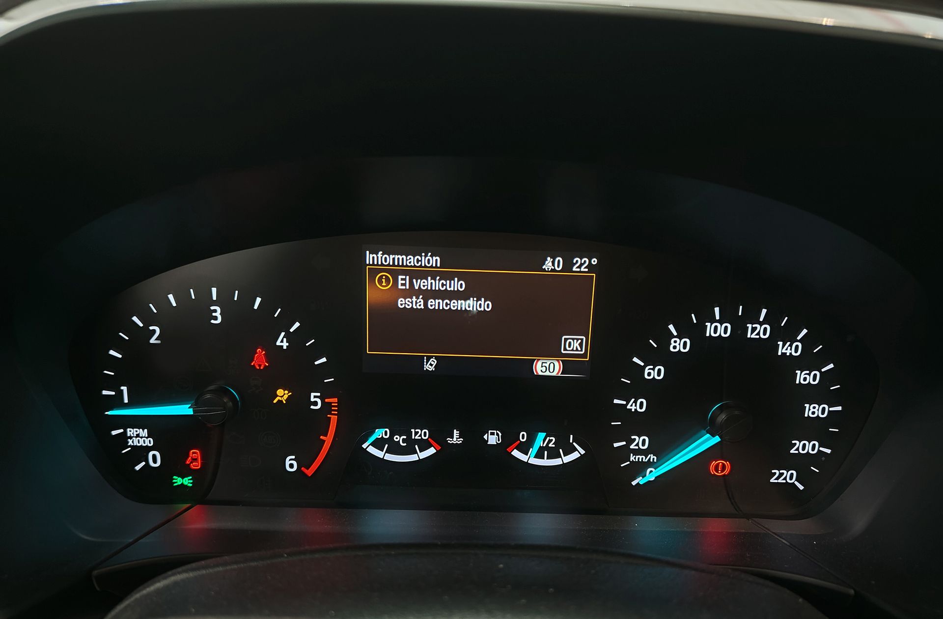 Ford Kuga 1.5 EcoBlue Titanium - foto 21