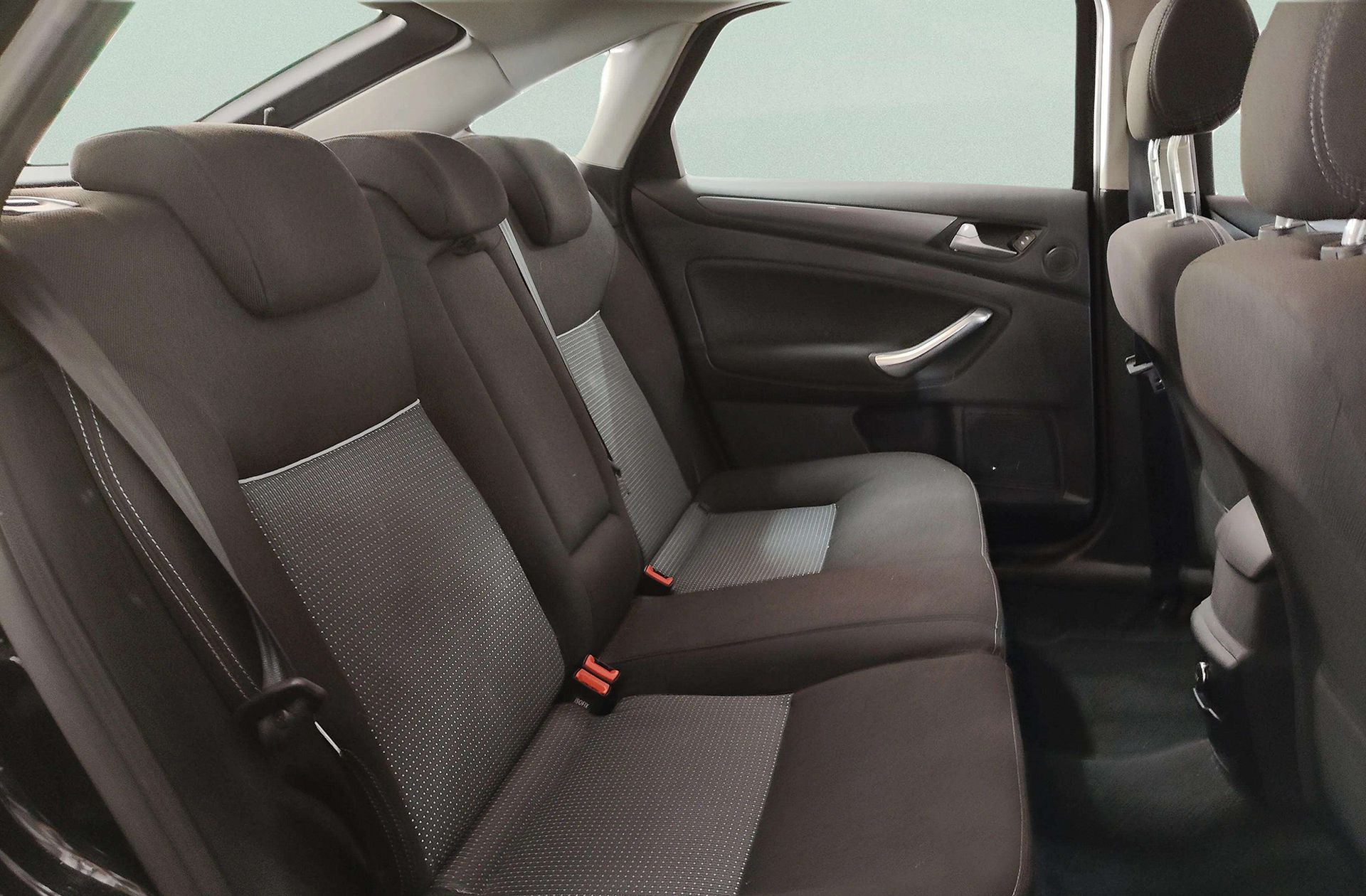 Ford Mondeo 2.0 TDCi Limited Edition - foto 14