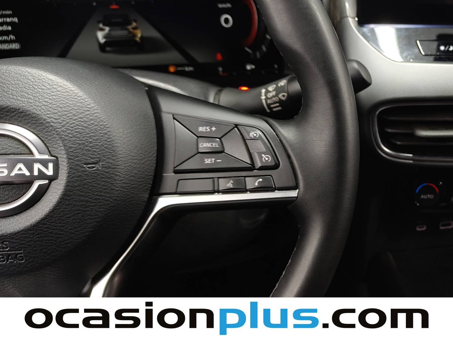 Foto Nissan JUKE Nissan Juke DIG-T N-Connecta 4x2 (114 CV)