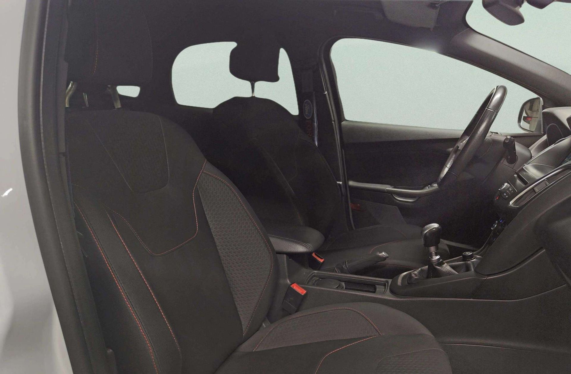 Ford Focus 1.5 TDCi ST-Line - foto 15