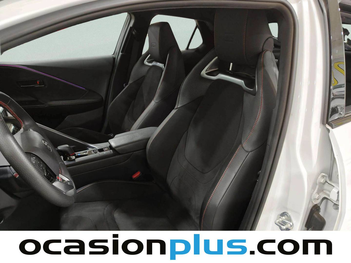 Extras y acabados del Toyota C-HR Toyota C-HR 200H GR Sport AWD-i (196 CV) 4x4