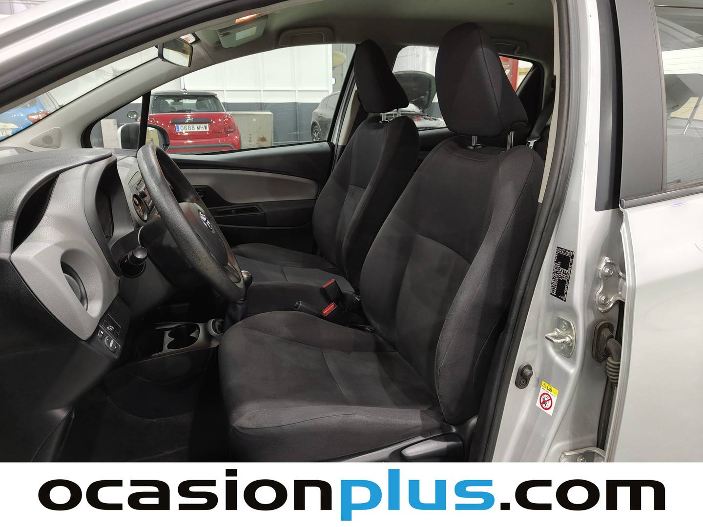 Foto asientos delanteros Toyota Yaris Toyota Yaris 70 Active (69 CV)