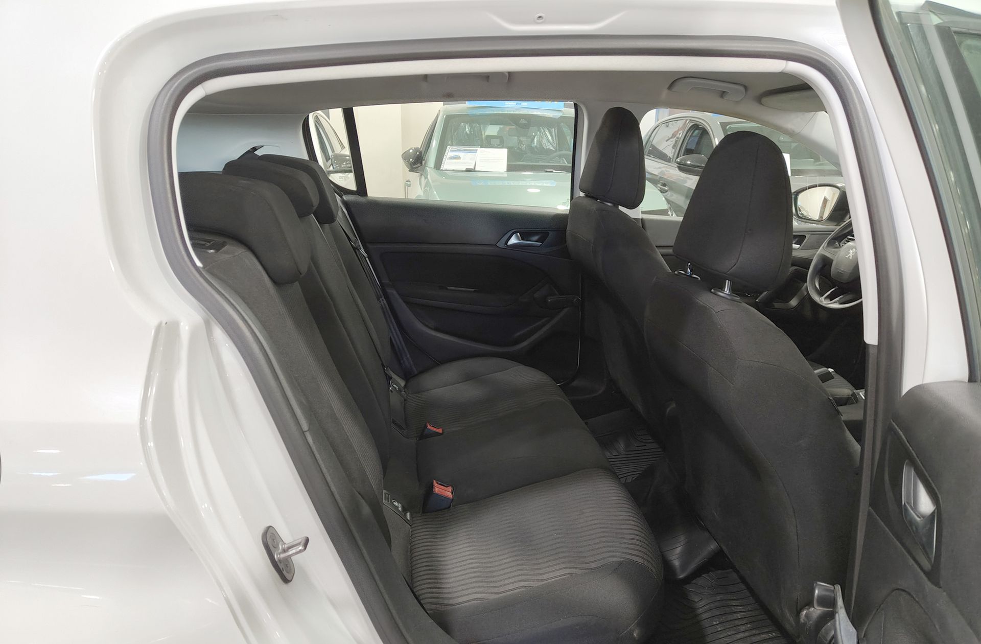Peugeot 308 1.6 HDi FAP Access - foto 13
