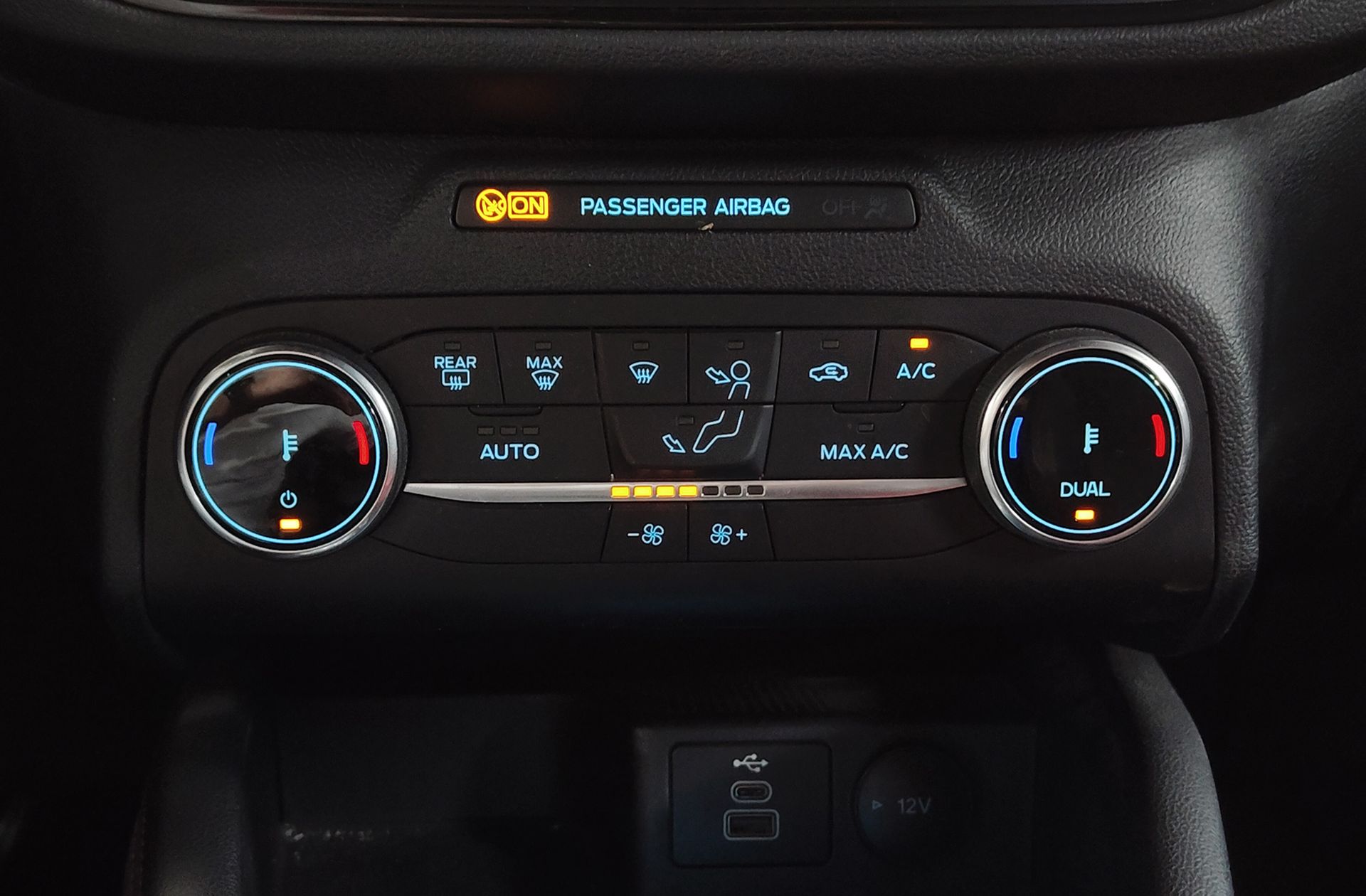 Ford Kuga 2.5 Duratec PHEV ST-Line X - foto 36