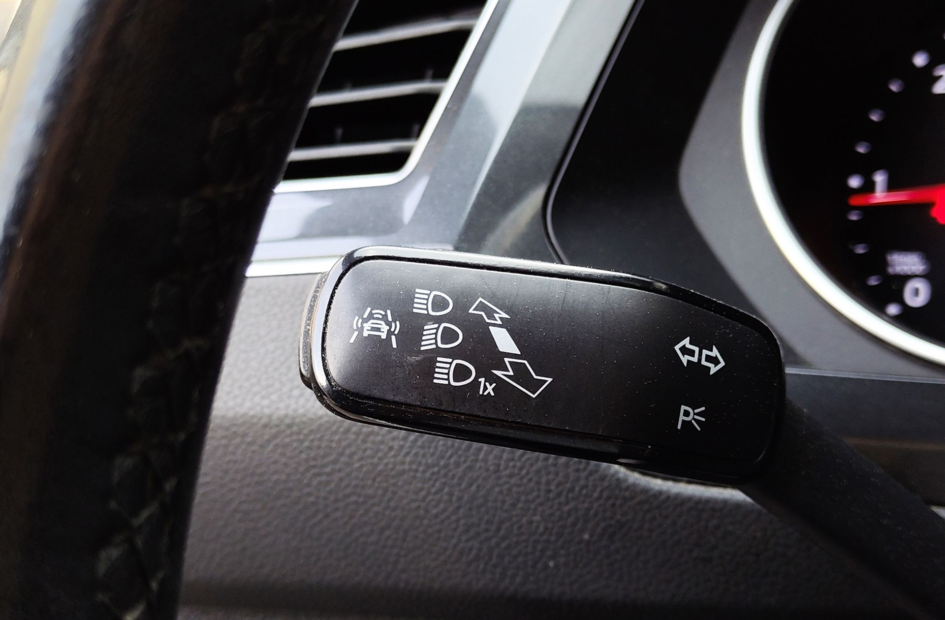 Volkswagen Tiguan Edition 2.0 TDI BMT - foto 29