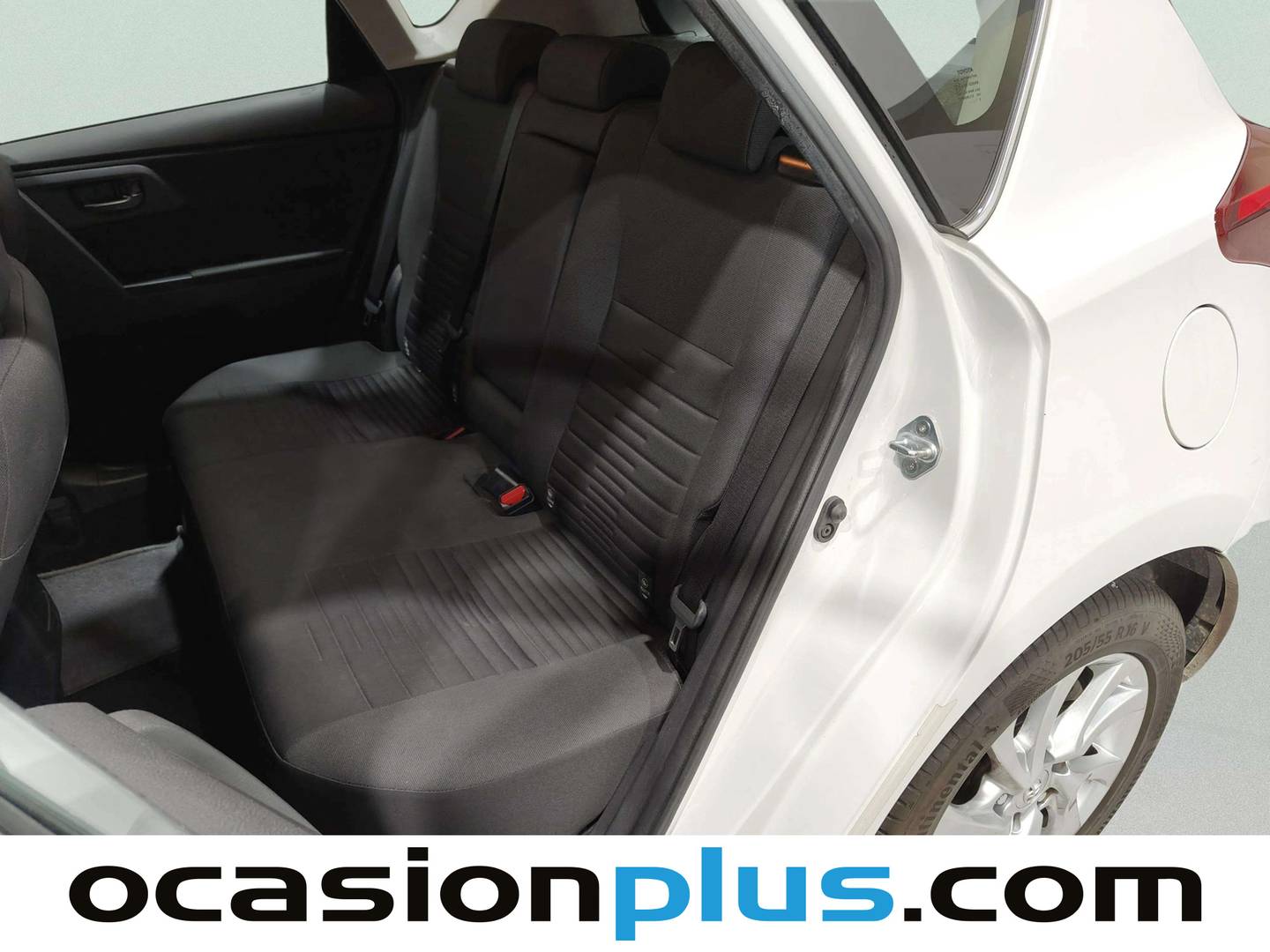 Foto asientos traseros Toyota Auris Toyota Auris 120T Active (116 CV)