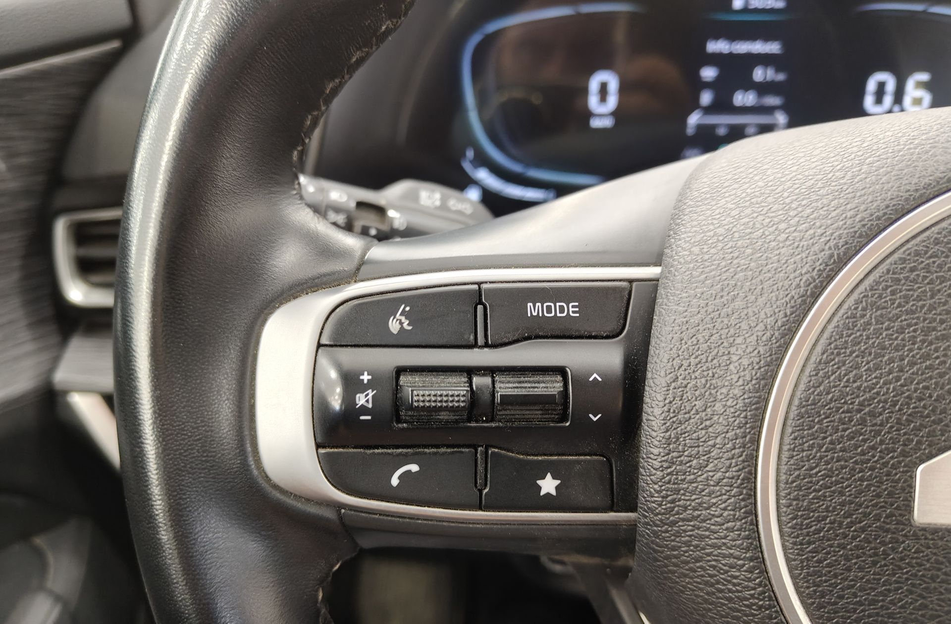 Kia Sportage 1.6 T-GDi MHEV Drive 4x2 - foto 24