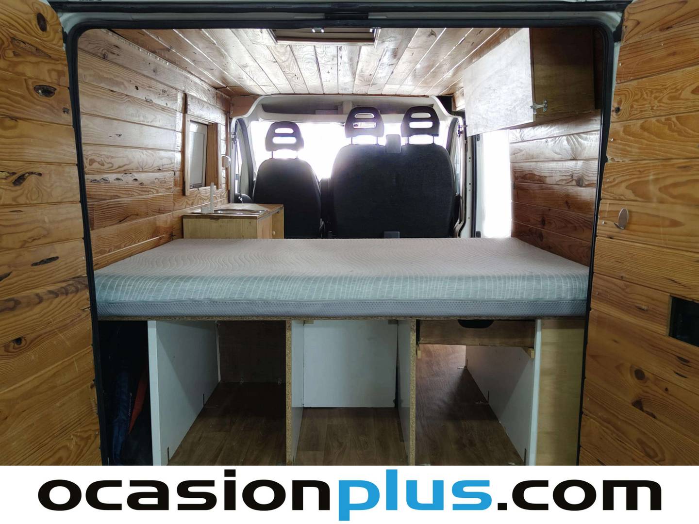 Foto asientos traseros Citroën Jumper Citroën Jumper Furgon BlueHDi 110 30 L1H1 (110 CV) Semi-camperizada 3 Plazas