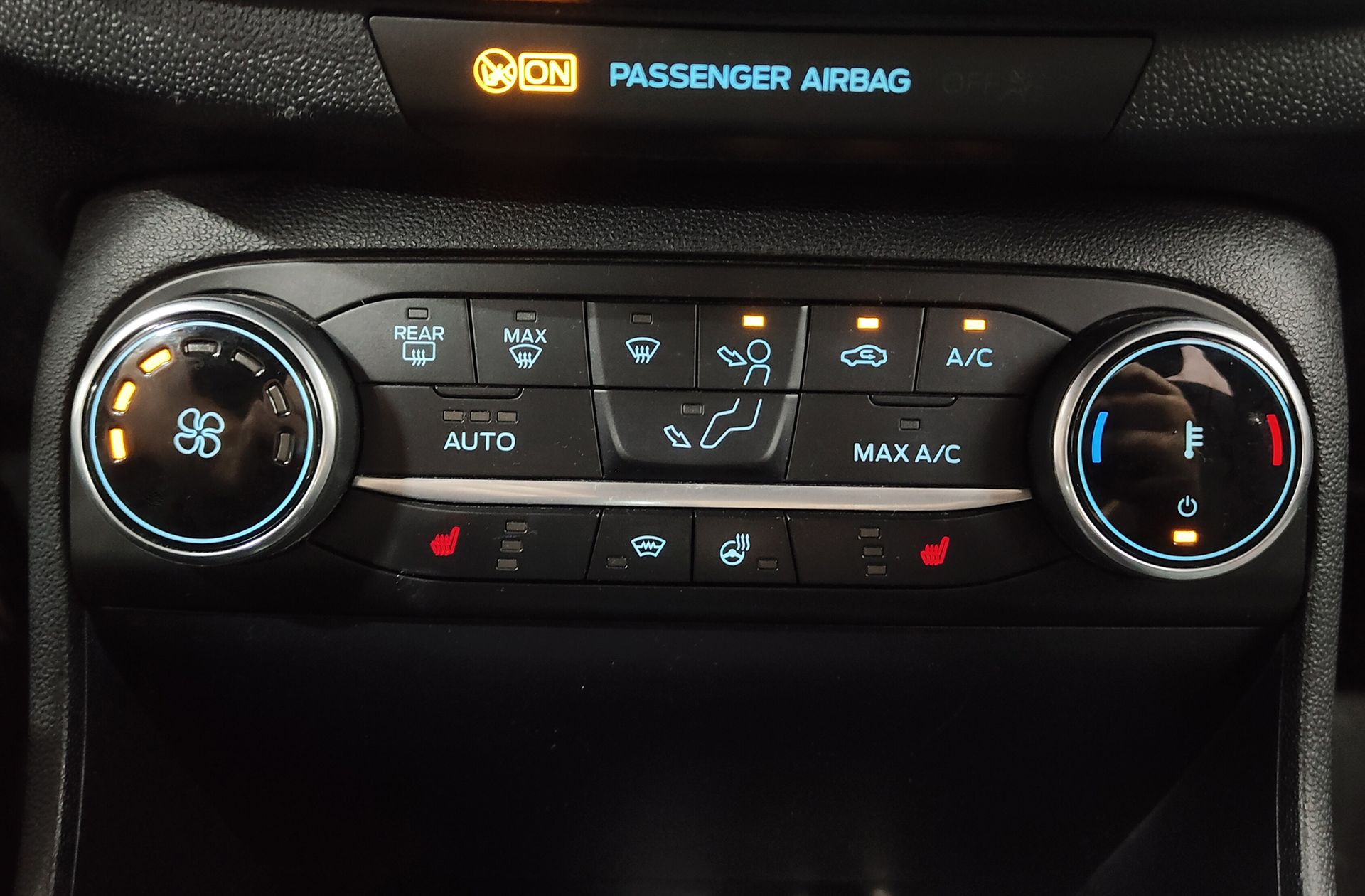 Ford Fiesta 1.0 EcoBoost MHEV ST-Line - foto 32