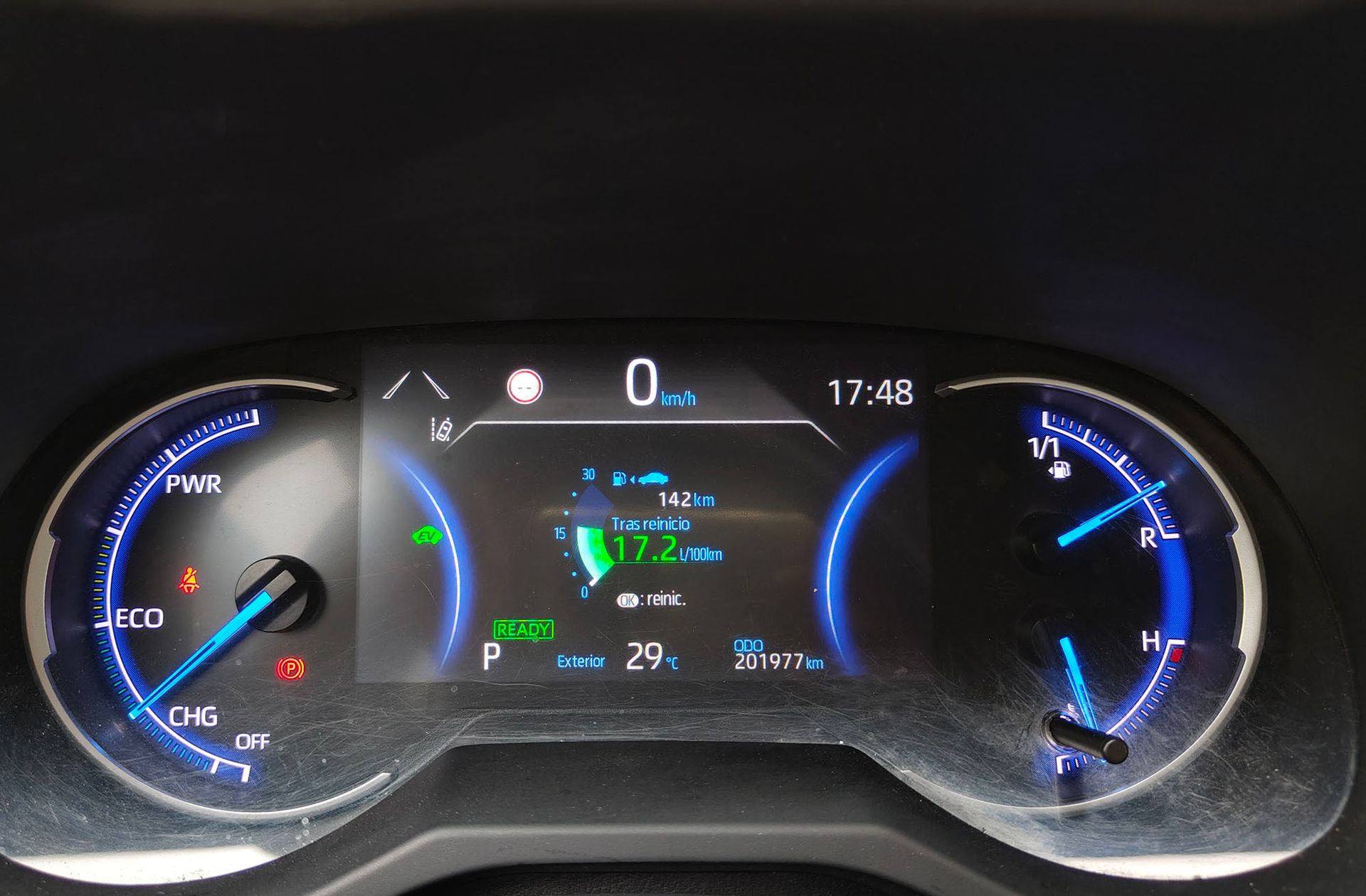 Toyota RAV4 2.5l hybrid Advance 4WD - foto 21