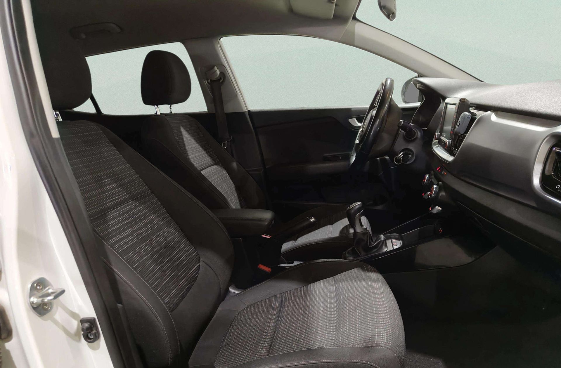 Kia Stonic 1.0 T-GDi Drive - foto 17