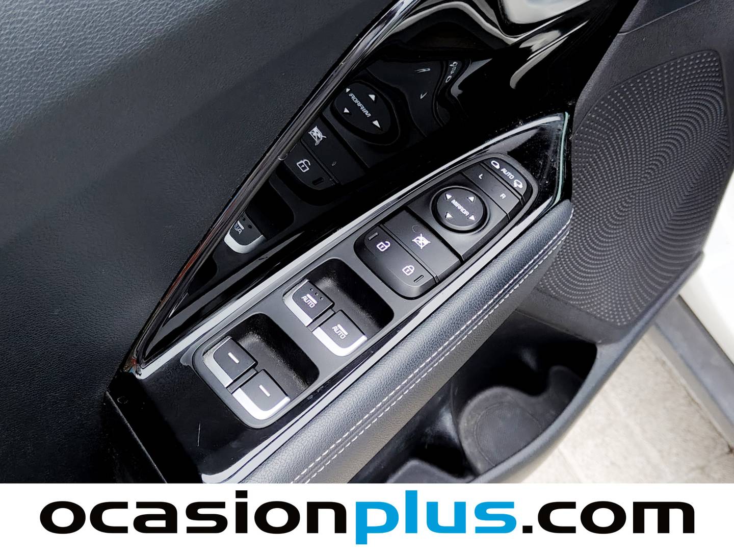 Foto KIA Niro Kia Niro 1.6 GDi PHEV Híbrido Emotion (141 CV)