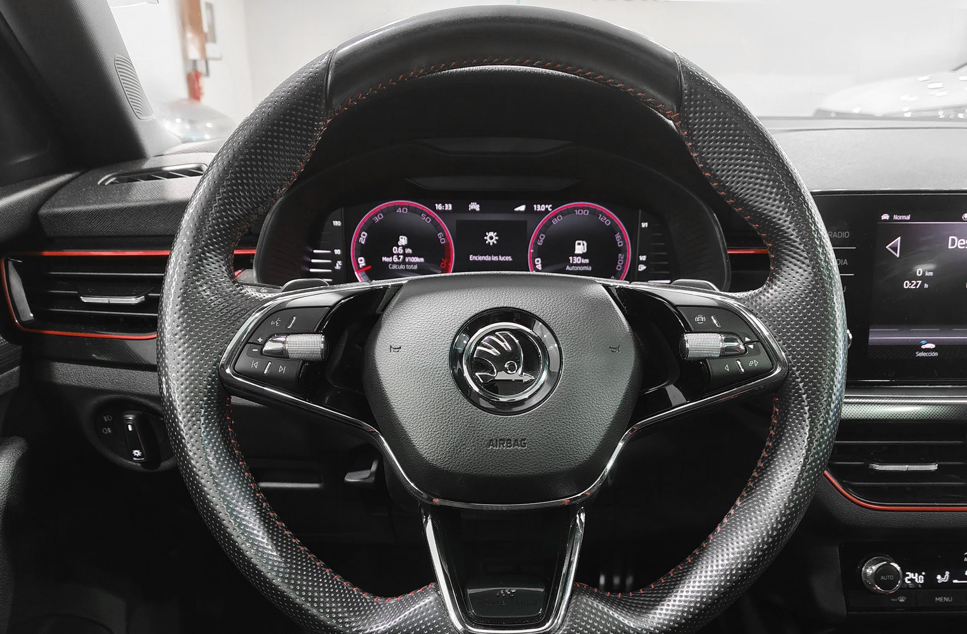 Škoda Scala 1.5 TSI Montecarlo DSG - foto 24