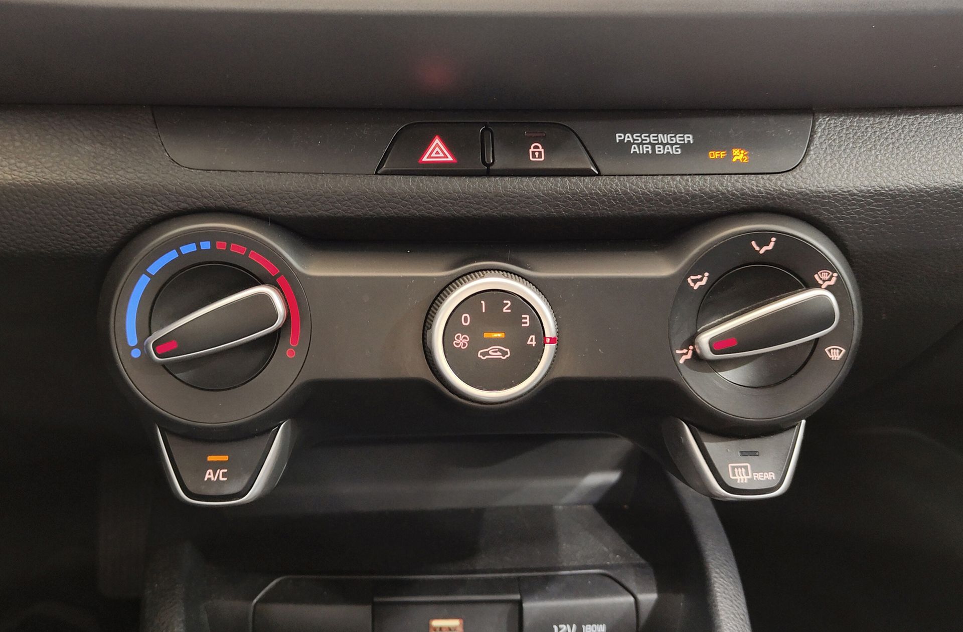 Kia Stonic 1.0 T-GDi MHEV Concept - foto 27