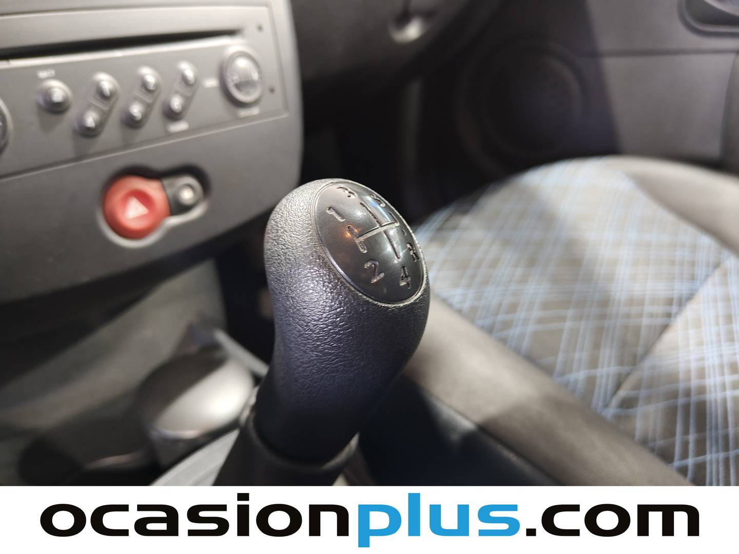Renault Clio RENAULT Nuevo Clio Grand Tour Authentique 1.2 16v 75 eco2 ( 75 cv ) de segunda mano