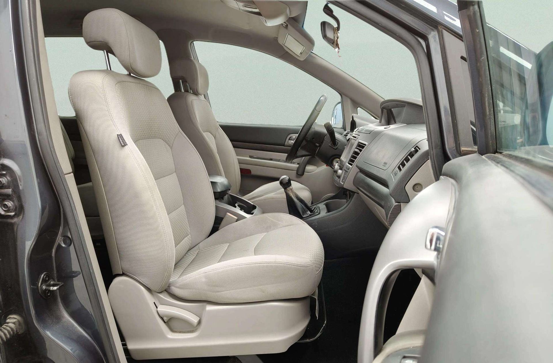 SsangYong Rodius D22T Premium 7 plazas - foto 17