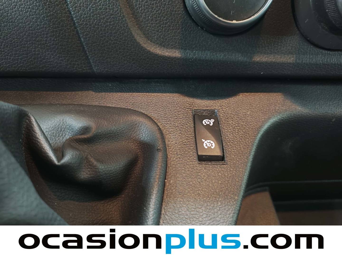 Extras y acabados del Renault Master Renault Master Furgon L2H2 3300 Blue dCi (135 CV)