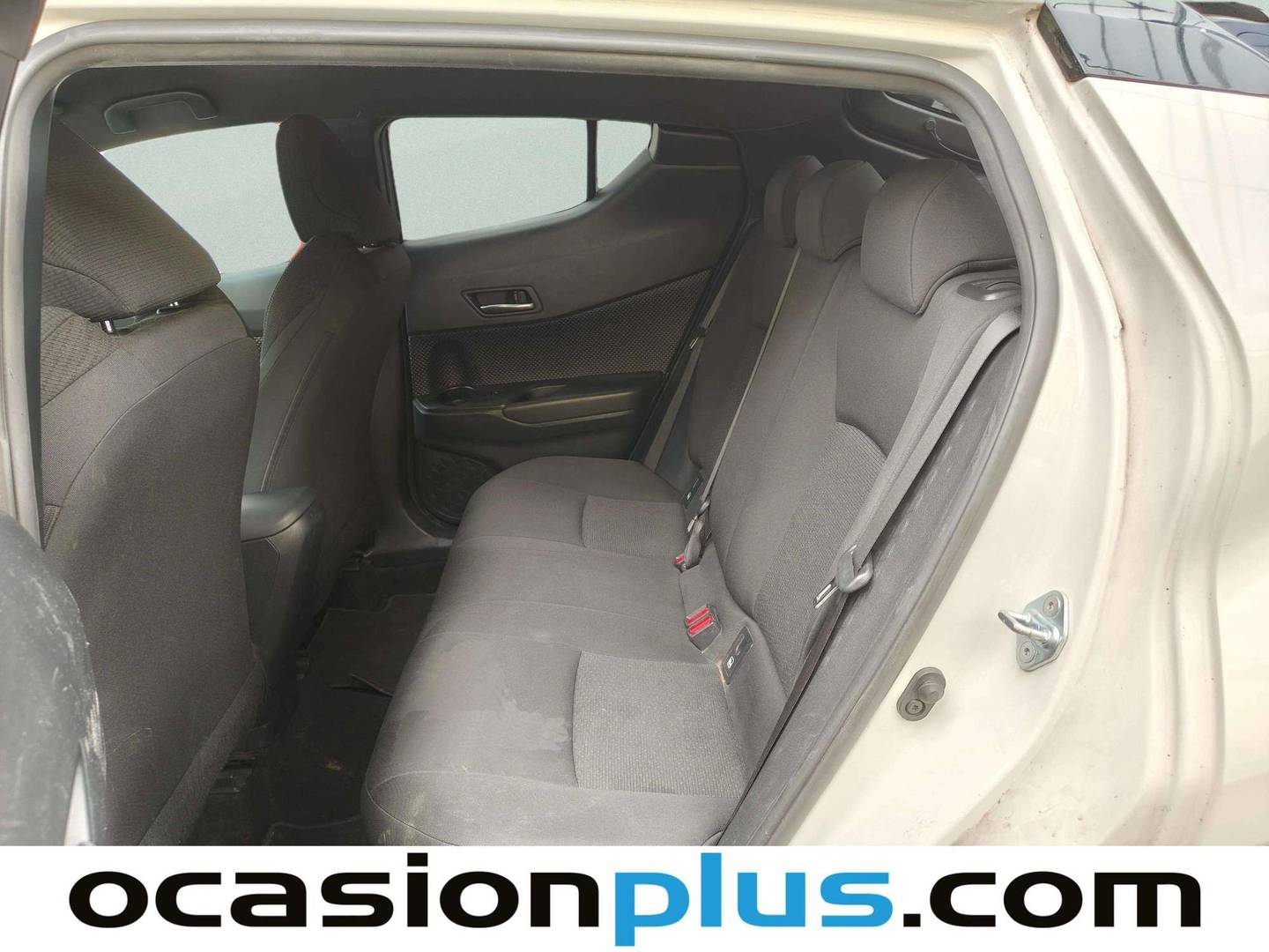 Foto asientos traseros Toyota C-HR Toyota C-HR 1.8 125H Advance (122 CV)