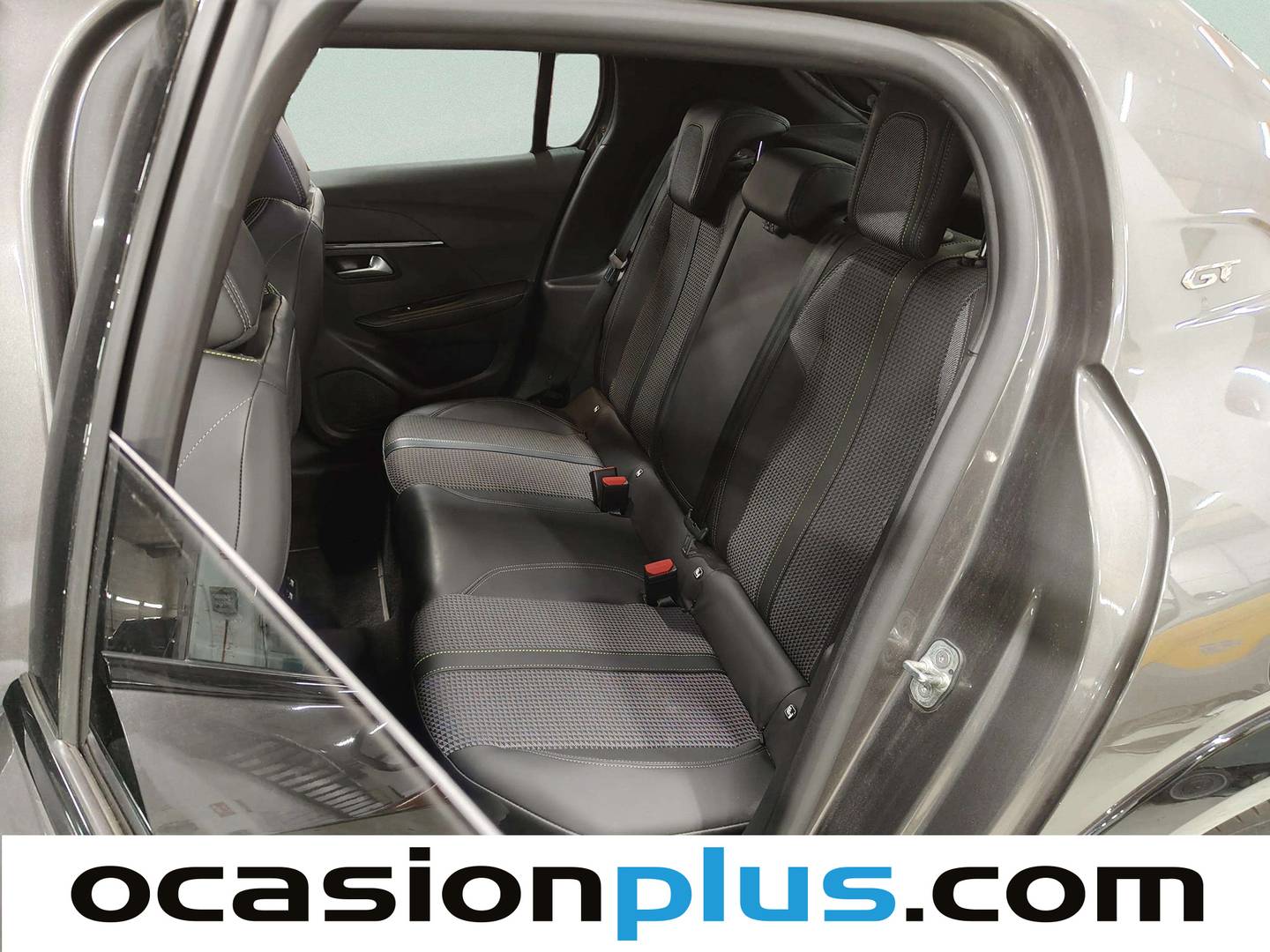 Foto asientos traseros Peugeot 208 Peugeot 208 BlueHDi 100 GT (100 CV)