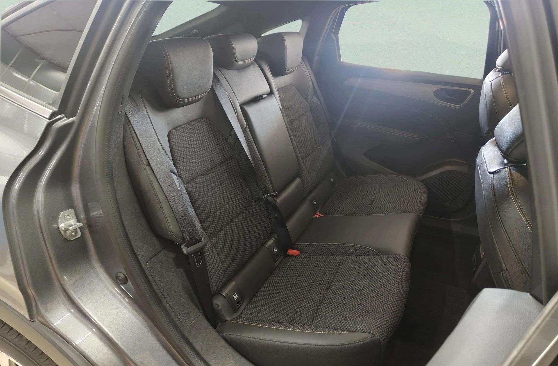 Renault Arkana Techno E-Tech full hybrid - foto 17