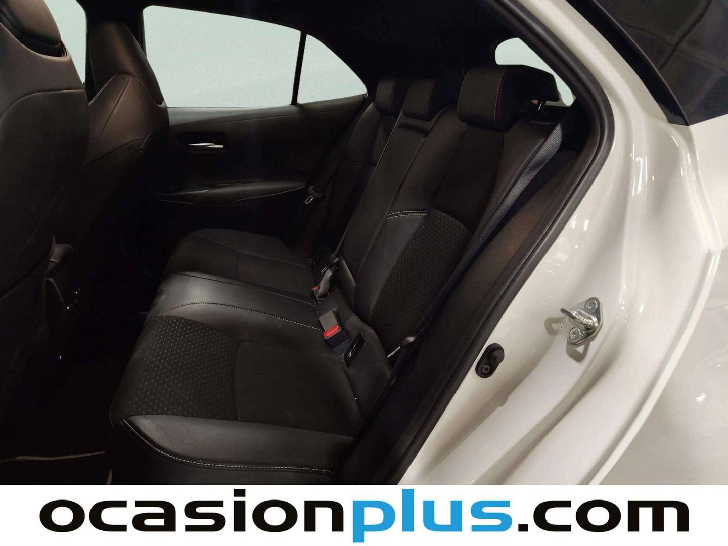 Foto asientos traseros Toyota Corolla Toyota Corolla 140H Style Edition (140 CV)