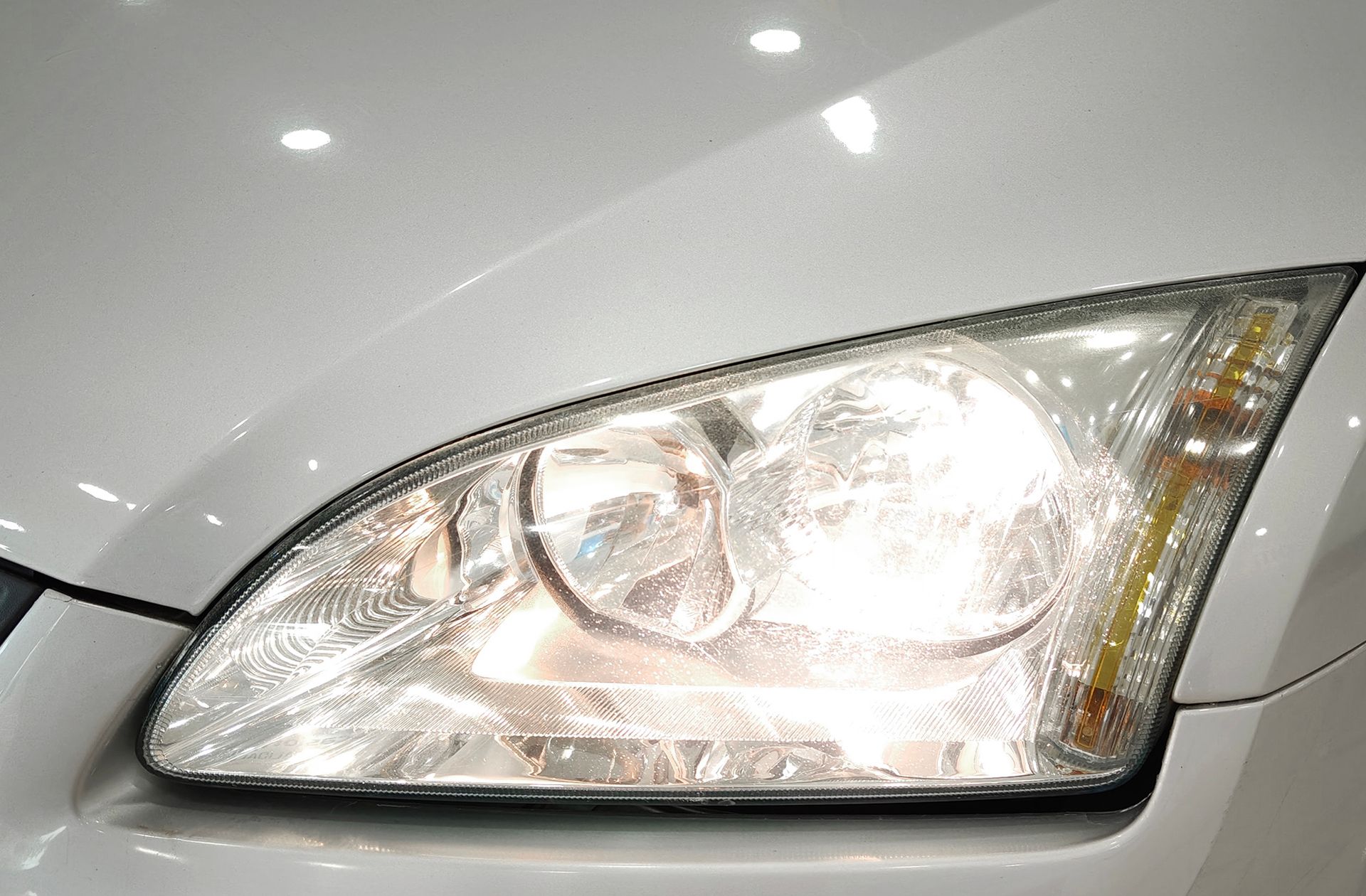 Ford Focus 1.6 Trend - foto 11