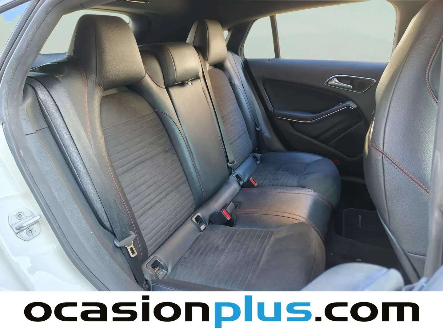 Foto Mercedes CLA Mercedes-Benz CLA Shooting Brake 200 d AMG Line (136 CV)